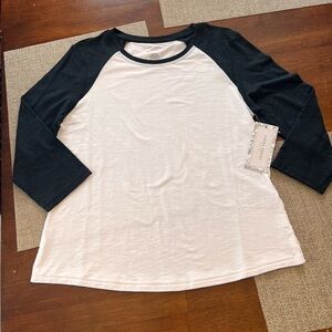 New!‎  Laura Ashley 3/4 sleeve tee